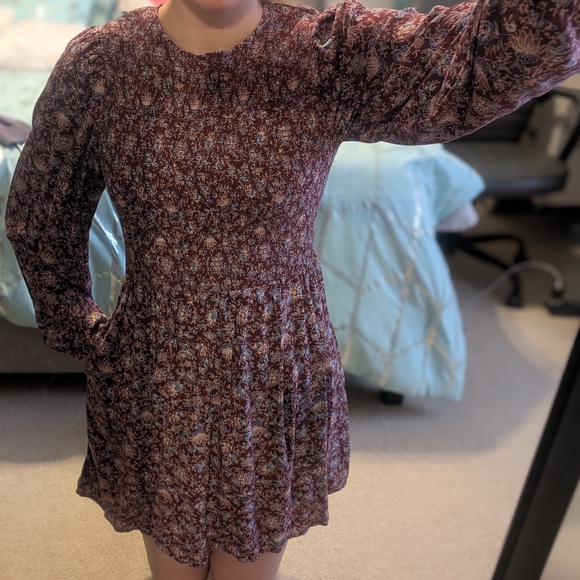 Old Navy Women Burgundy & Cornflower Blue Floral Smocked Bodice Longsleeve Dress - Picture 9 of 9